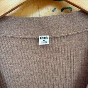 Uniqlo Women's Brown Sweater